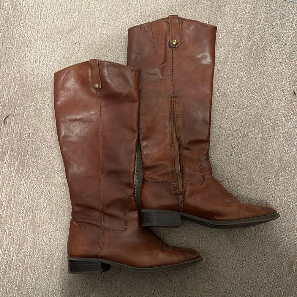 Under knee leather boots